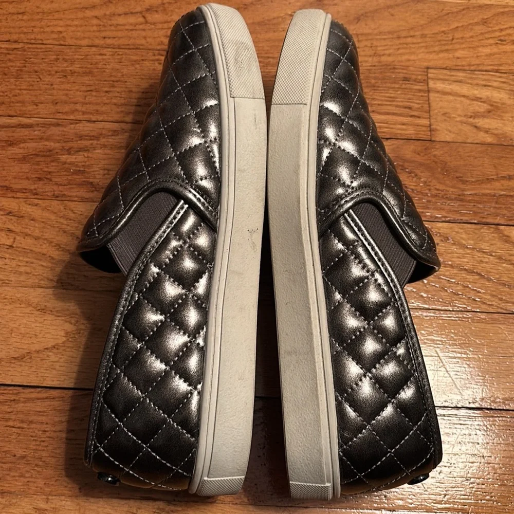 Steve Madden Women's Ecentrcq Sneaker - Picture 7 of 8